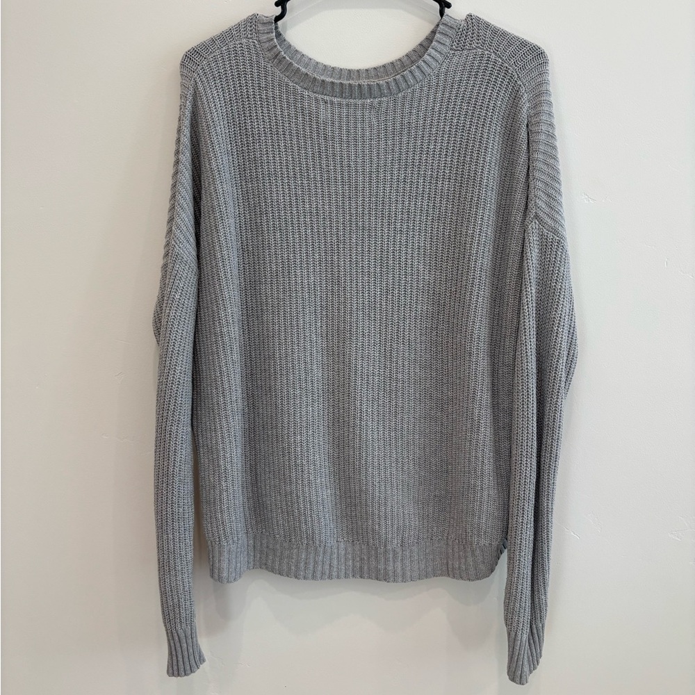 Hollister light gray cropped sweater